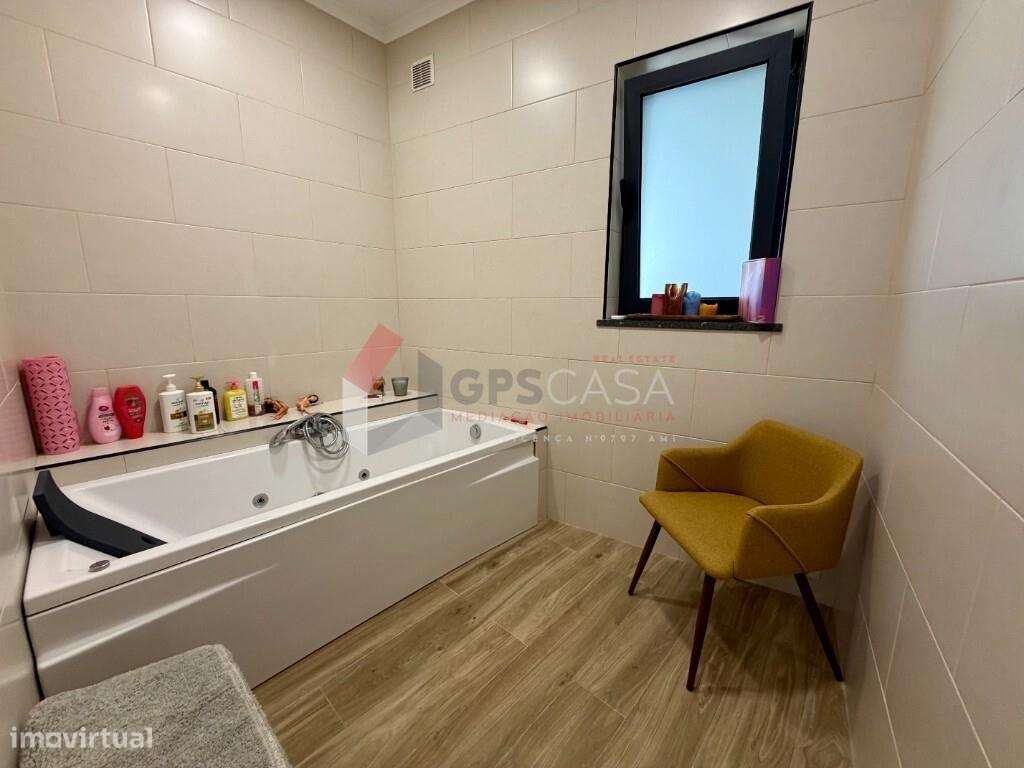 Moradia T3 de arquitetura moderna com excelentes áreas!-32
