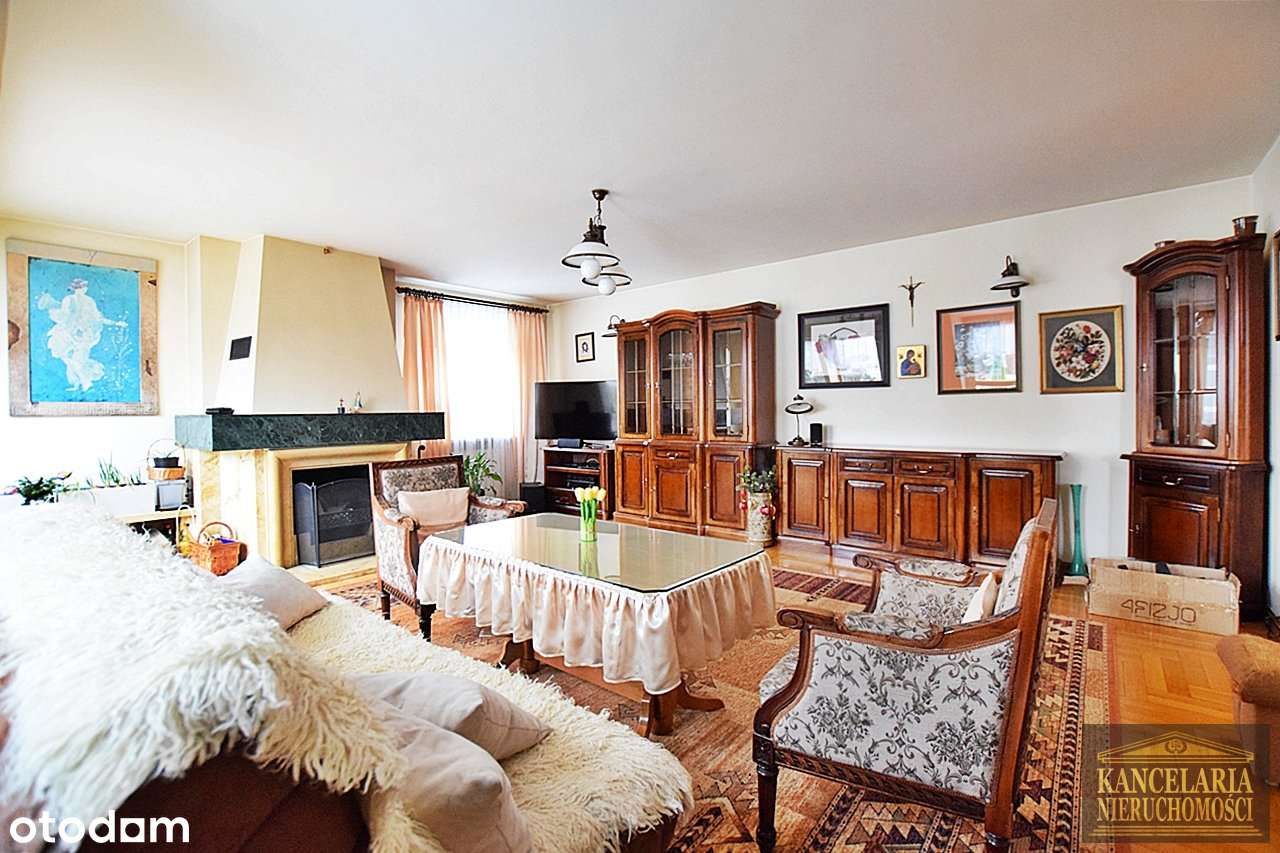 Wyjątkowy apartament w centrum! Taras! 3 łazienki! Garaż! Komórka!-0