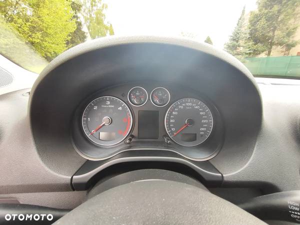 Audi A3 1.6 TDI DPF Ambition - 24