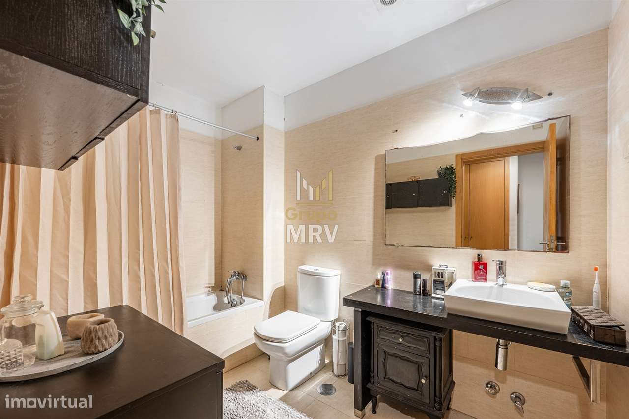 Excelente Apartamento T3 em Lamaçães-13