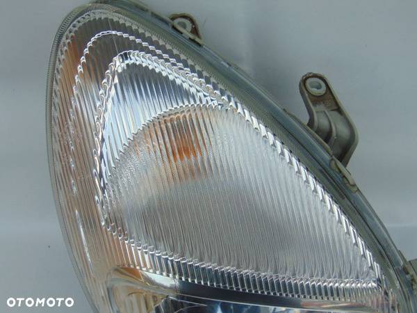Oryginalna lampa przednia przód prawa Daihatsu Sirion I 98-01r Europa - 2