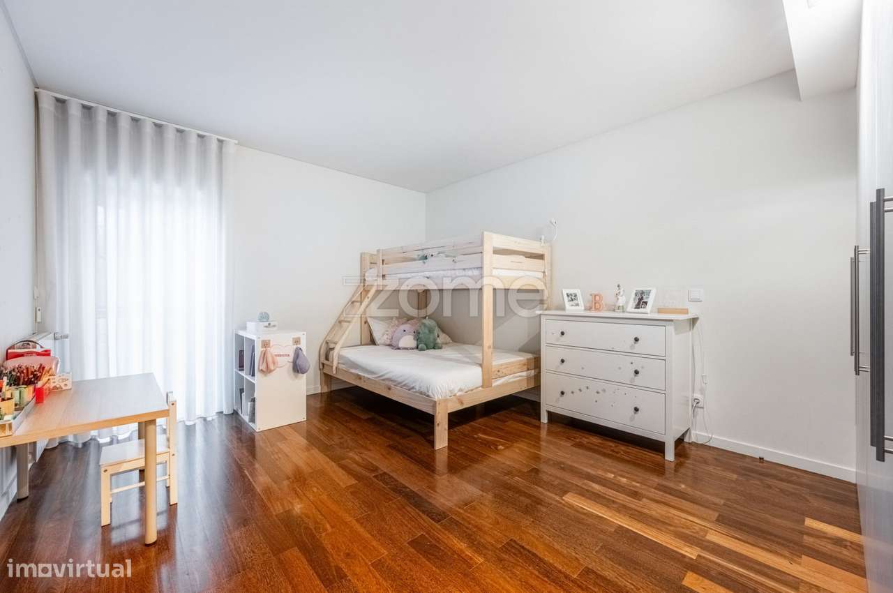 Apartamento T3 com Garagem Box para 2 carros - Edifício Antas Houses-8