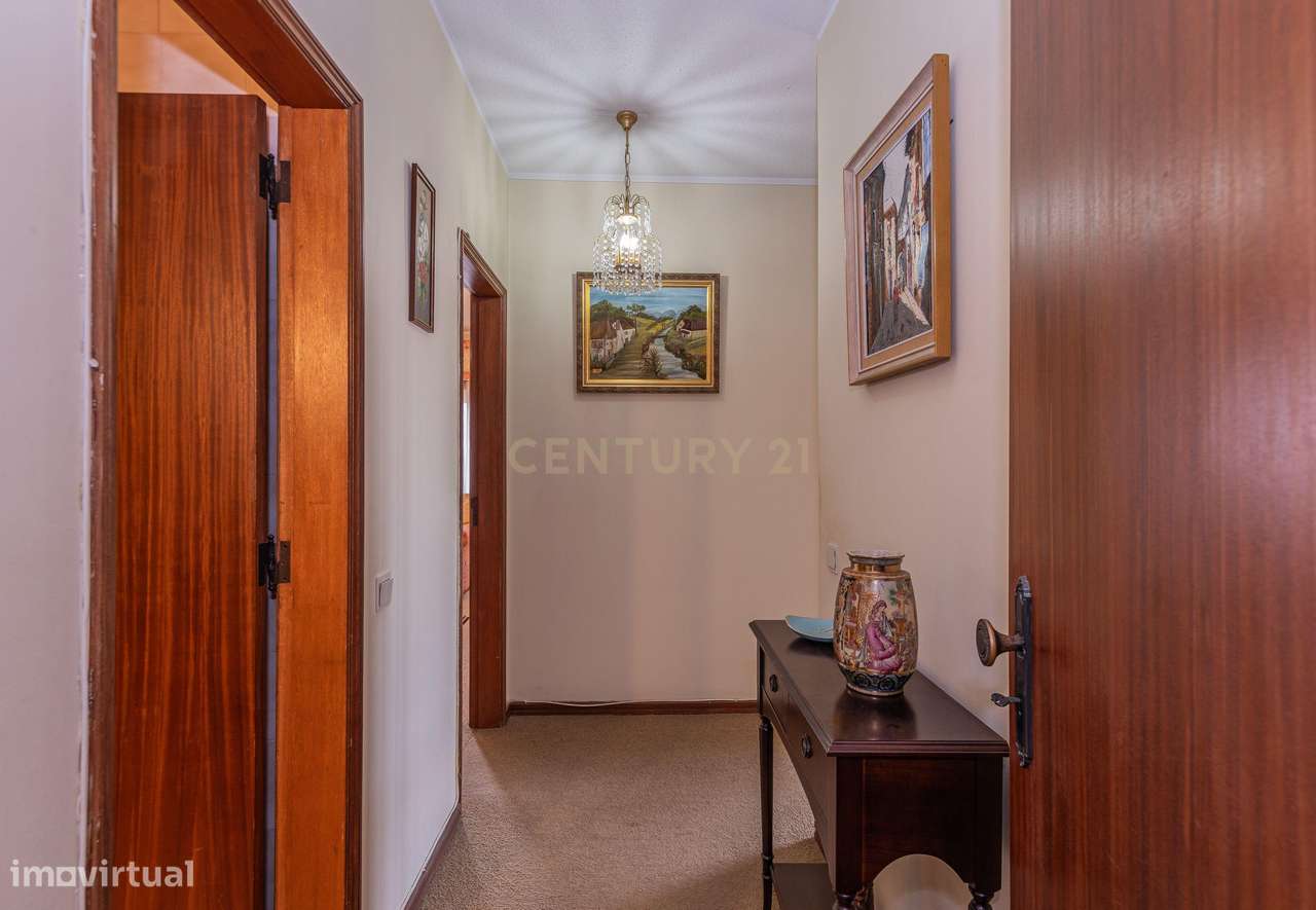 Venda/Cessão de Quinhão Hereditário composto por Apartamento T3 com Vi-11