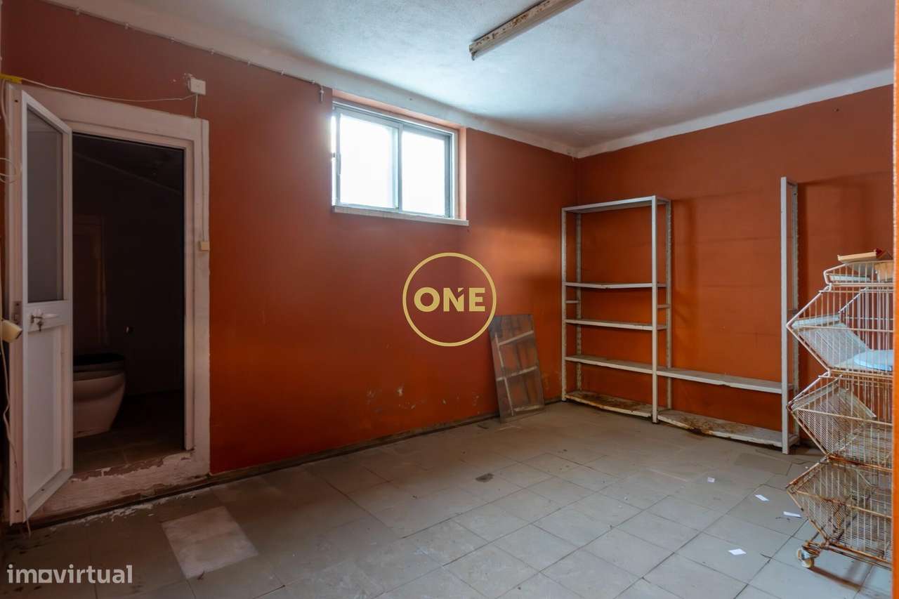 Prédio em propriedade total com 5 divisões independentes - Povoa da Ga-37