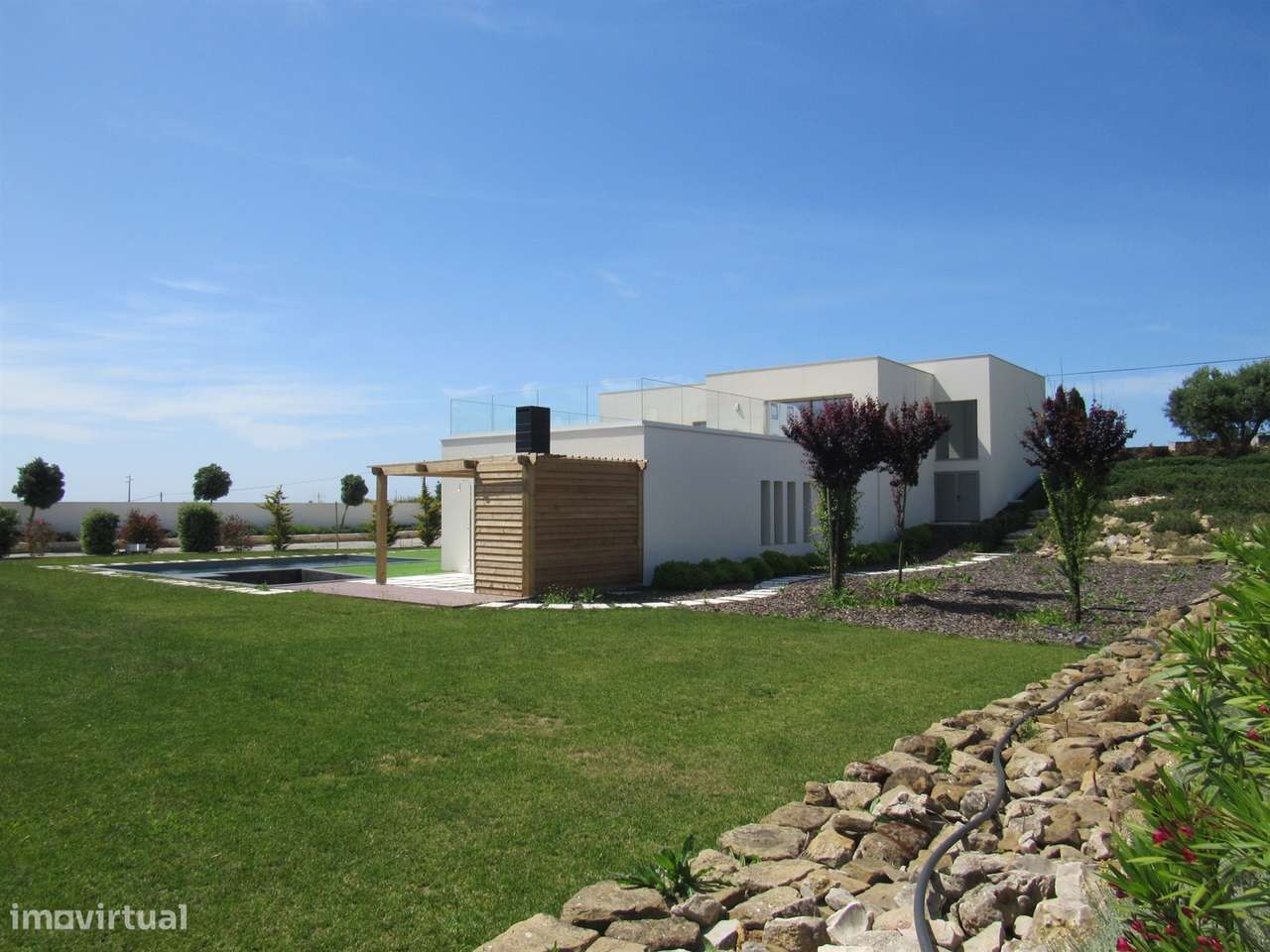 Moradia contemporânea 4 quartos a estrear-14