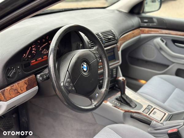 BMW Seria 5 - 12