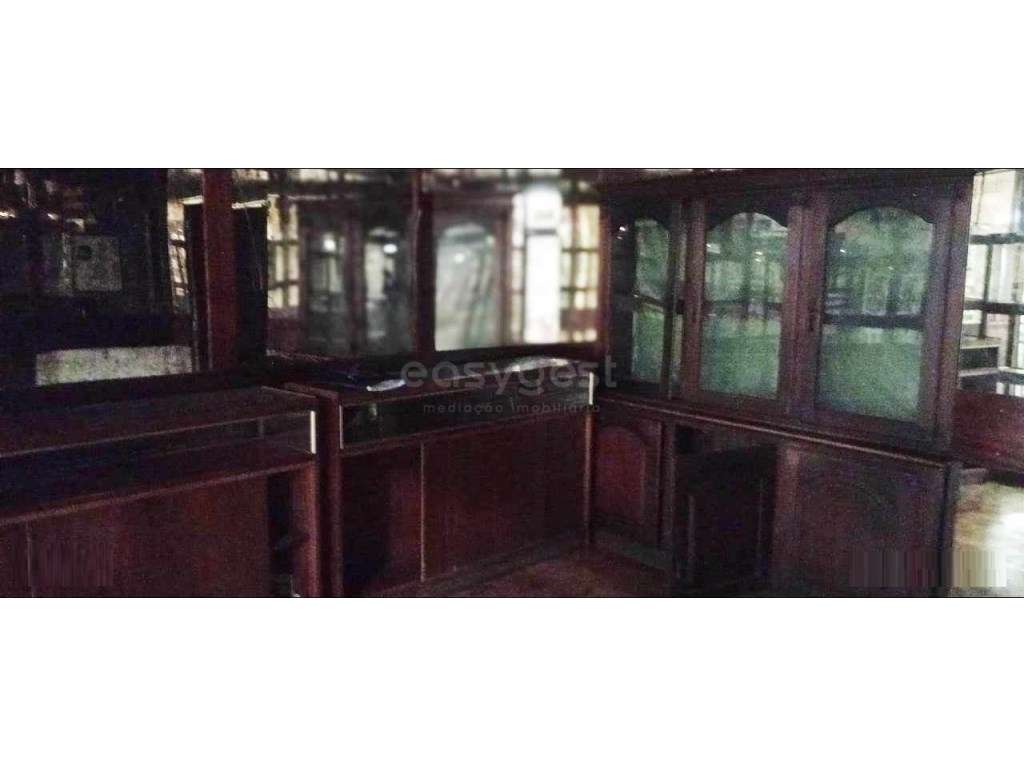 Loja para Comércio no Centro Comercial D. Dinis - Leiria - Grande imagem: 3/7