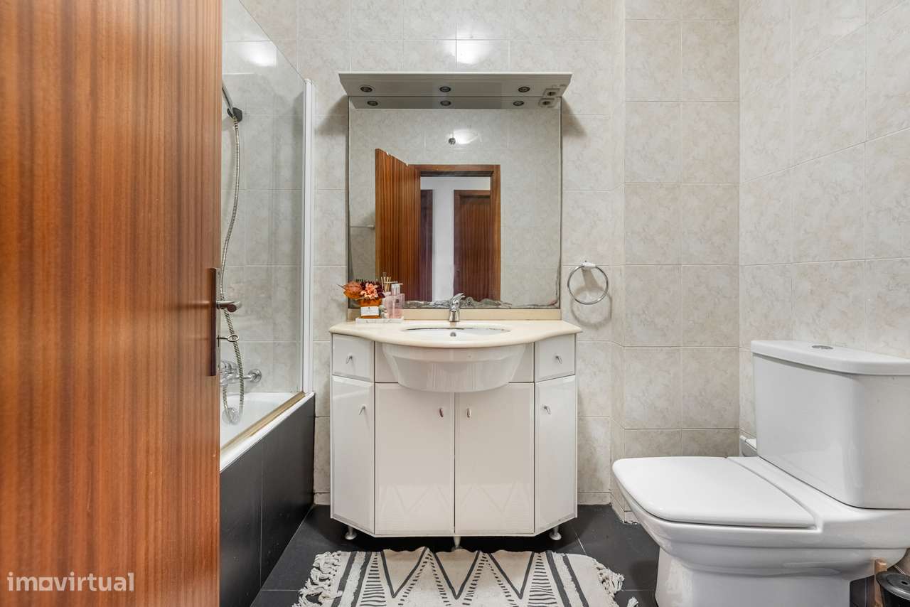 Apartamento T2+2 em plena Avenida da Liberdade-17