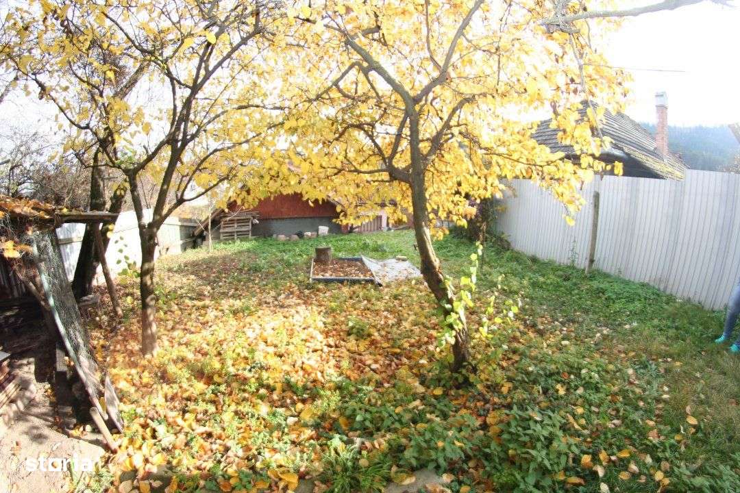 Casa cu gradina in zona foarte linistita si usor accesibila-2