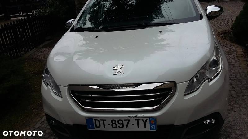 Peugeot 2008 1.2 Pure Tech Allure S&S - 4