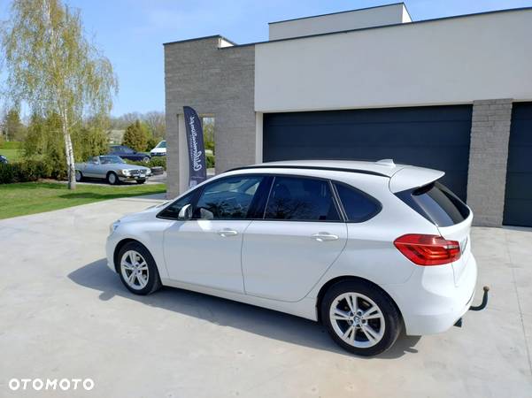 BMW Seria 2 218d - 13