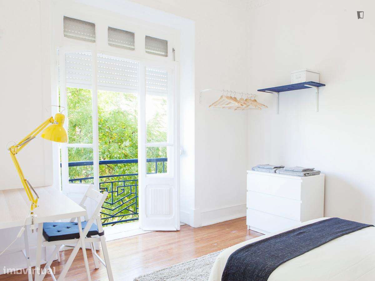 Quarto - localizado em São Sebastião Lisbon - Grande imagem: 2/10