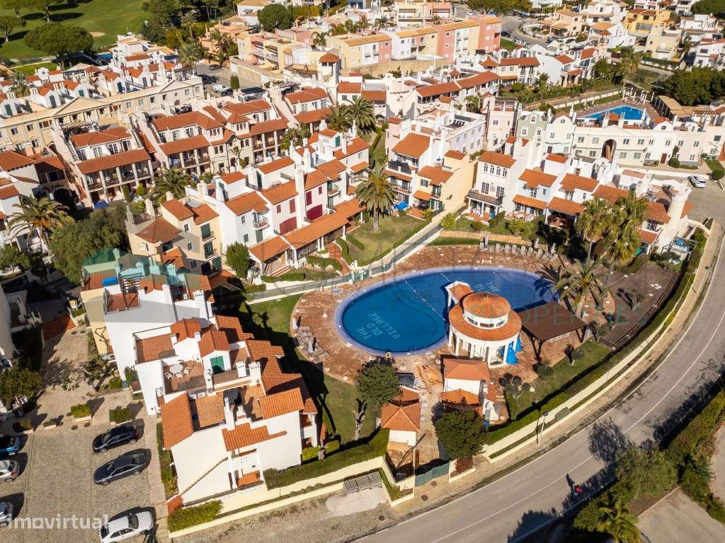 Apartamento T2 Com Amplo Terraco Na Cobertura E Vistas Para O Mar E