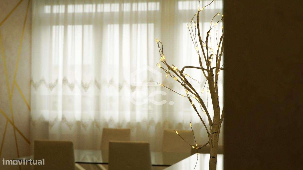 Apartamento T2  Renovado Alfornelos/ Metro-23