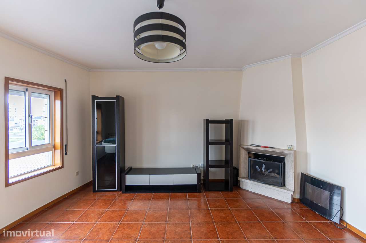 Apartamento T2 com box em Canidelo-7