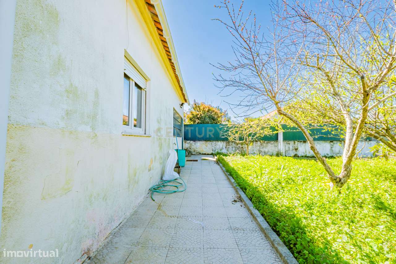 Moradia T3 com Quintal Amplo, Garagem e Anexo – Zona Tranquila da Moit-39