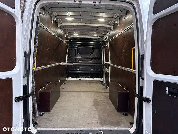 Volkswagen CRAFTER - 11