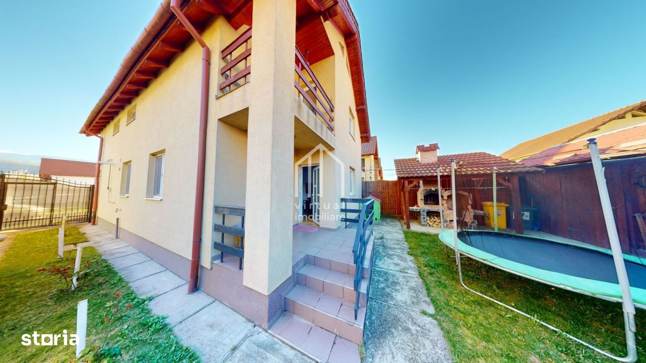 Casa individuala de vanzare cu 5 camere, 2 bai, curte - in Talmaciu