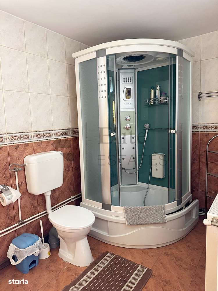 Spatiu comercial cu apartamente de vanzare In Nojorid-16