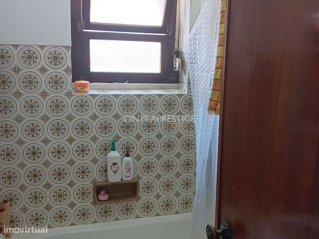 Apartamento T3 com garagem no Cacém perto da Avenida dos Bons Amigo...-7