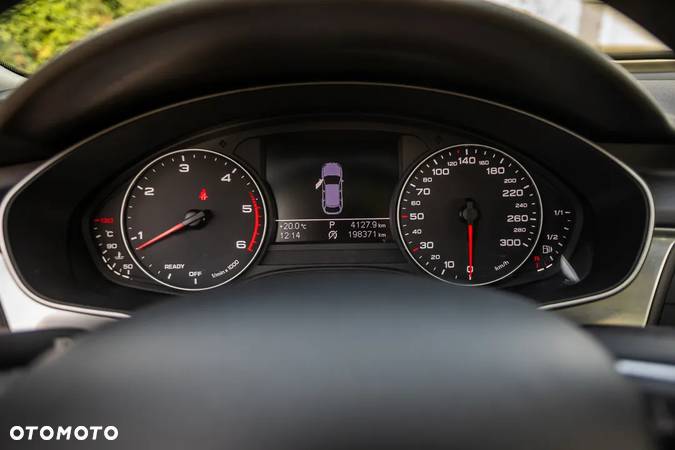 Audi A6 Avant 3.0 TDI quattro S tronic - 25