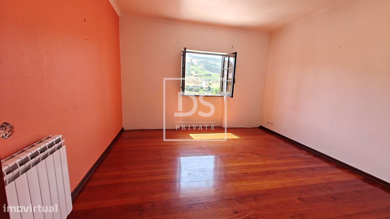 Moradia T4 com Terreno de +1500m² em Monte Redondo-6