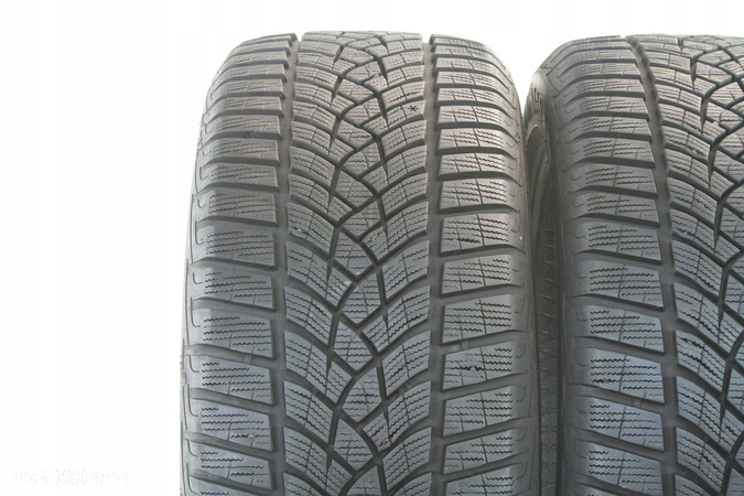 2 Opony Zimowe 245/45R18 Goodyear Ultragrip Performance - 2