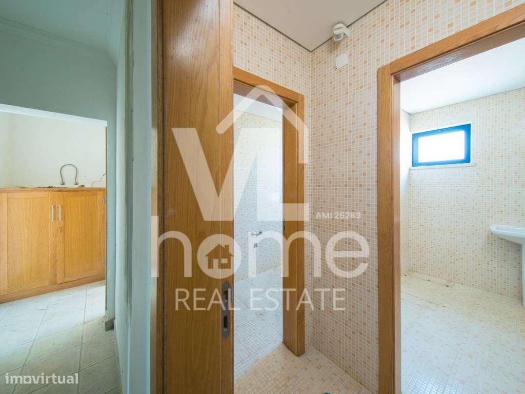 Armazém Industrial de Grande Dimensão - Localização Estratégica-27