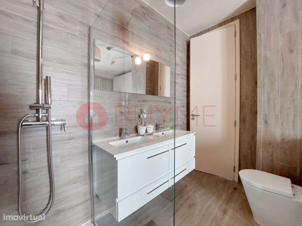 Apartamento T1+1 remodelado com vista mar em primeira linha - Quart...-11