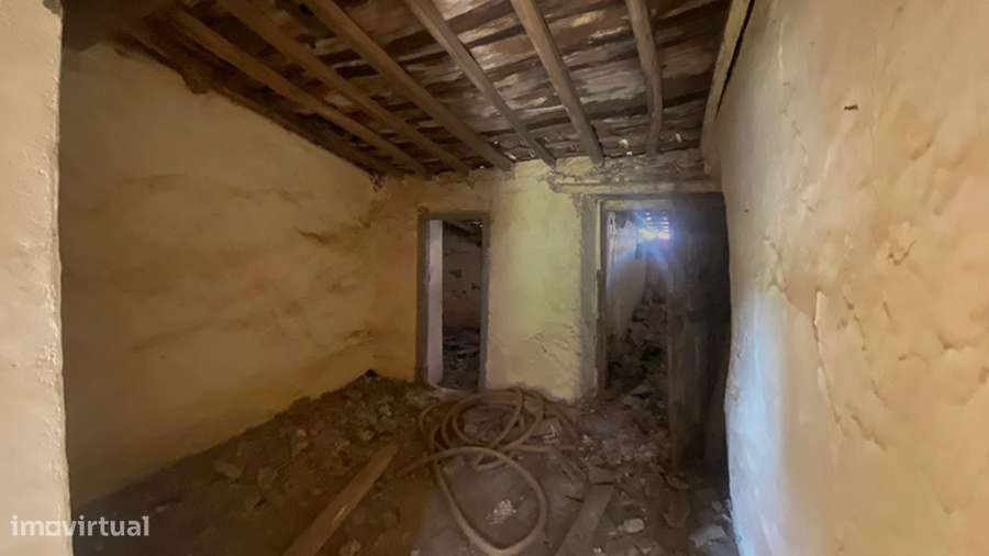 Moradia, logradouro, anexo, para recuperar, aldeia Famões, Bombarral-6