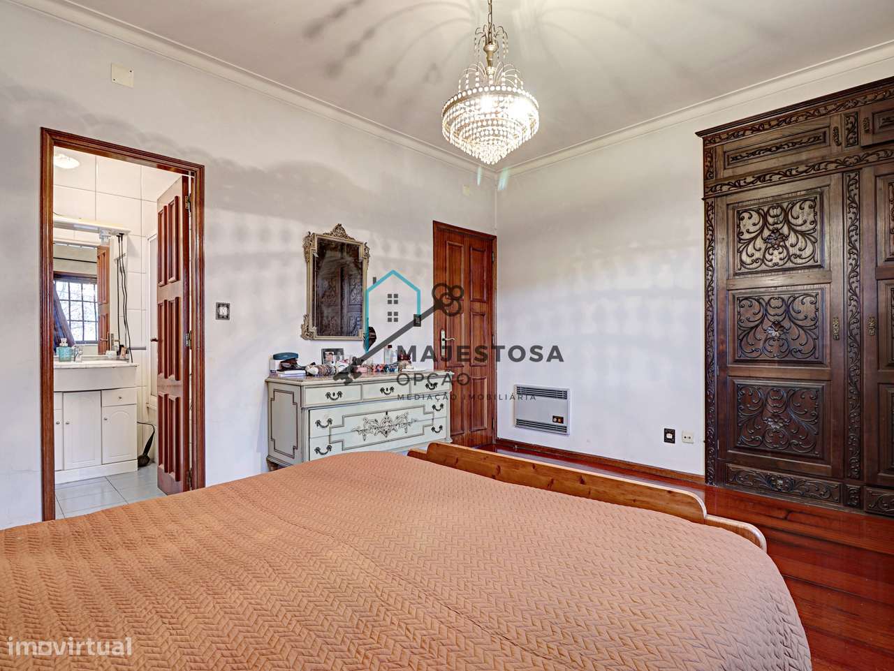 Moradia T5 com Piscina na Rua Padre Cruz, Maximinos-15