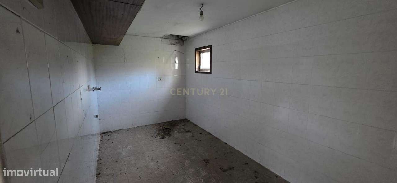 Moradia para restaurar - Constance, MCN-29