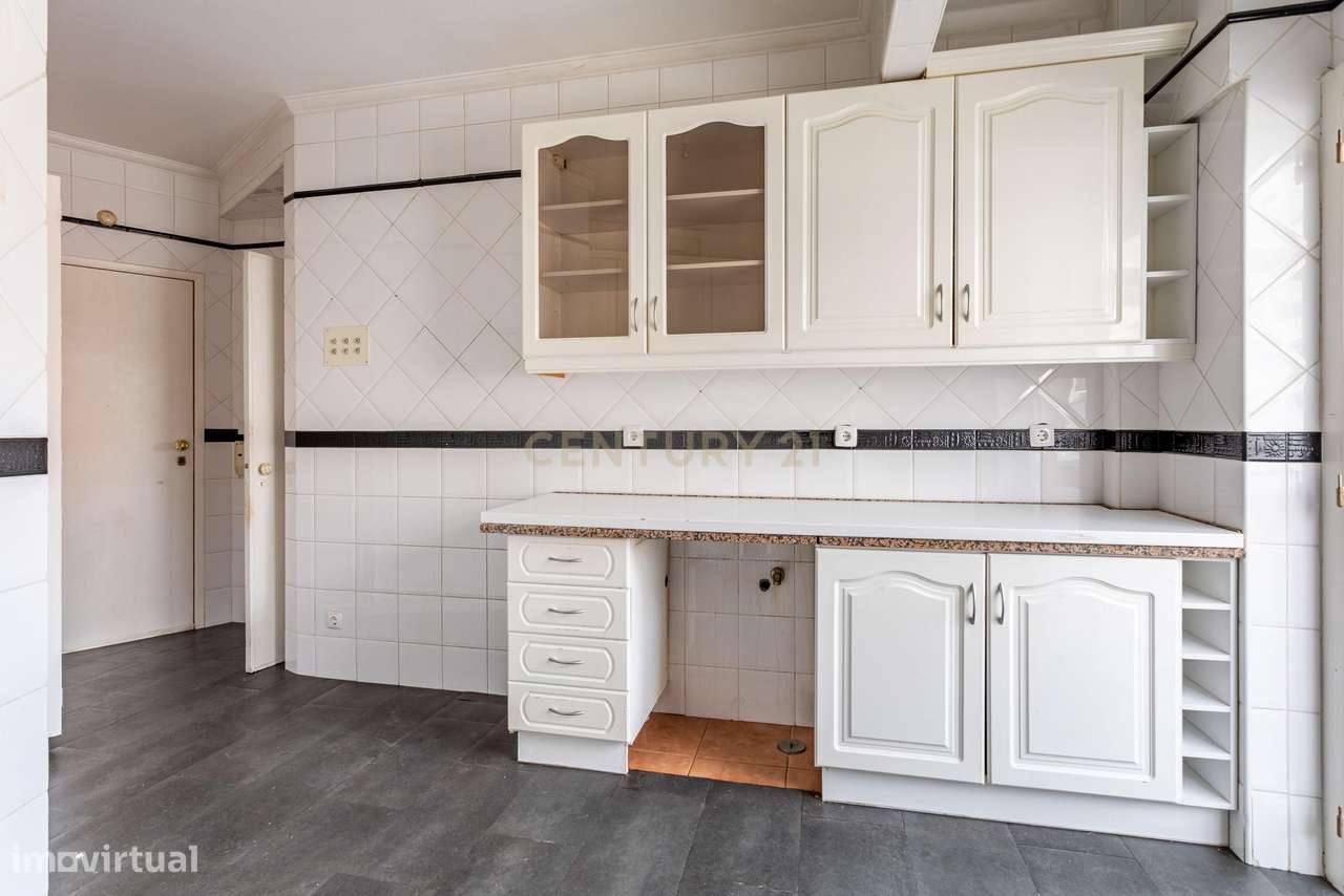 Apartamento T4 para Venda em Alvalade - Grande imagem: 4/30