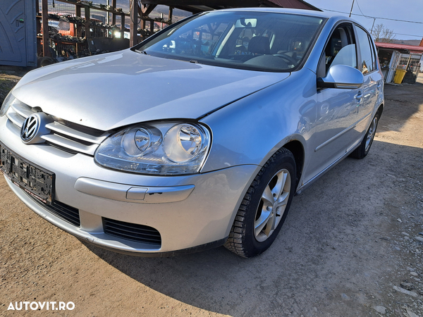 Piese/Dezmembrez VW Golf 5 Hatch-Back 1.4i 59kw 80cp BUD cutie 5 trepte JHU Gri argintiu LA7W An 2007 - 2