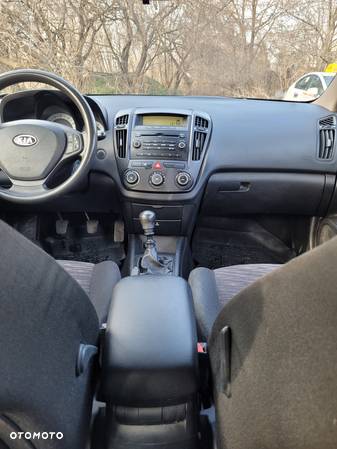 Kia Ceed - 17