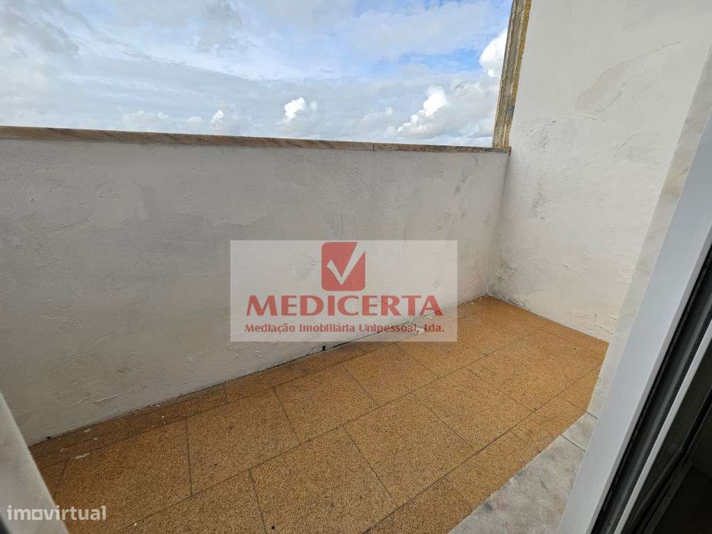 Amadora- Damaia-Cima T4 (104m2) Totalmente remodelado-17