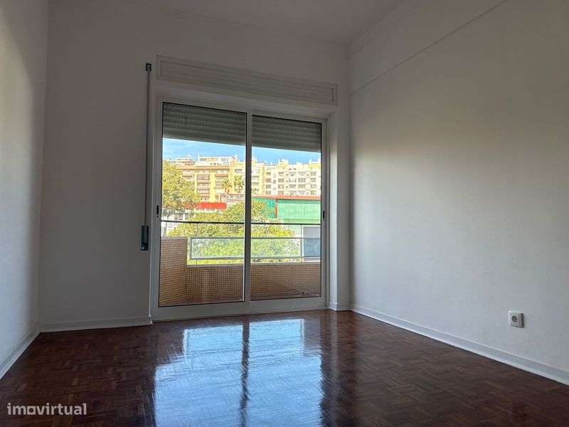 Excelente apartamento T3 no Centro de Almada - Grande imagem: 4/12