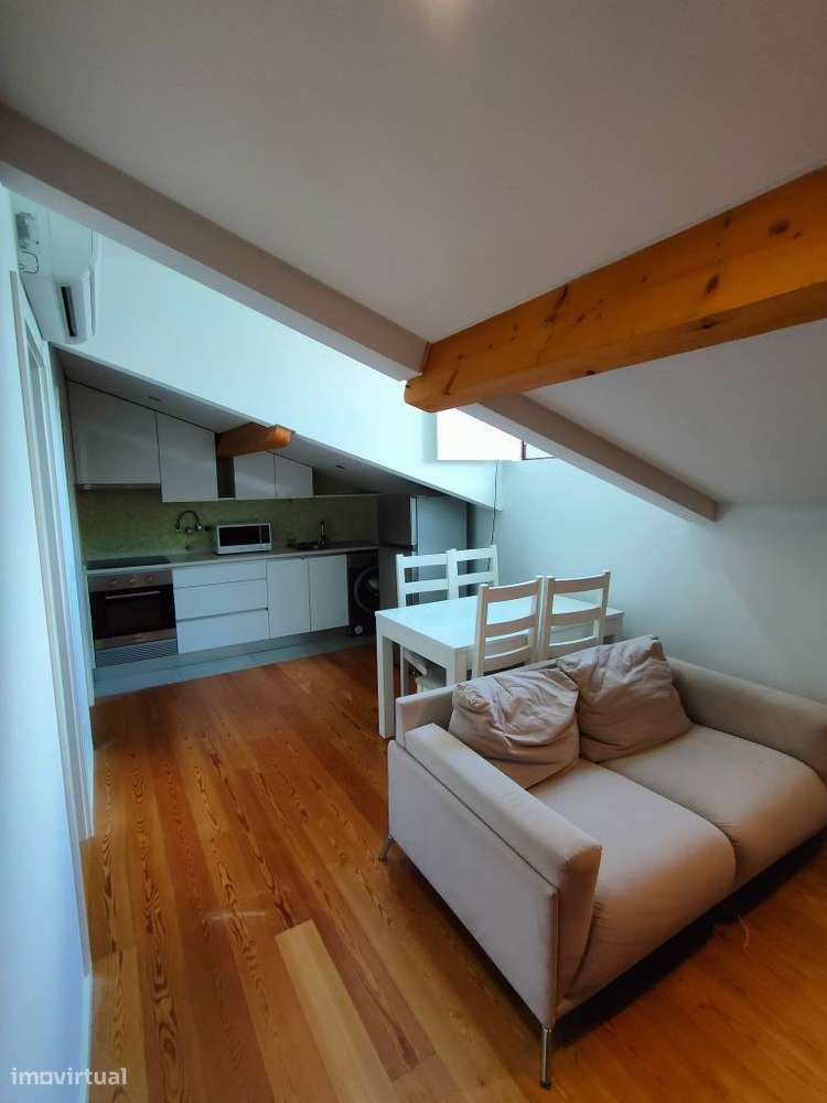 Arrenda-se T1 em Coimbra junto Faculdade Psicologia - Grande imagem: 2/4