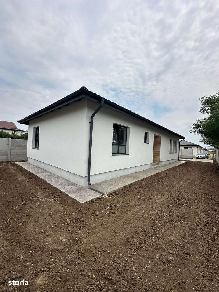 Casă Parter cu 4 Camere pe Teren de 325 mp | Preț 135.000 Euro - Imagine principală: 3/14