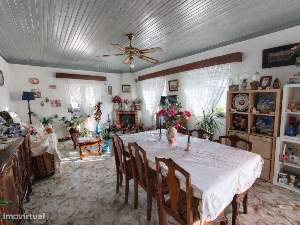 À primeira vista é uma casa como tantas outras. Na prática, é muito...-5