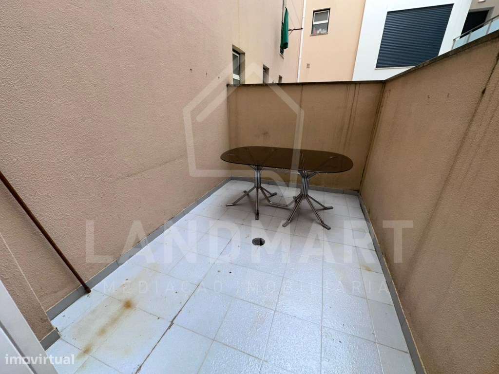 Apartamento T2, Centro de Alcobaça-7