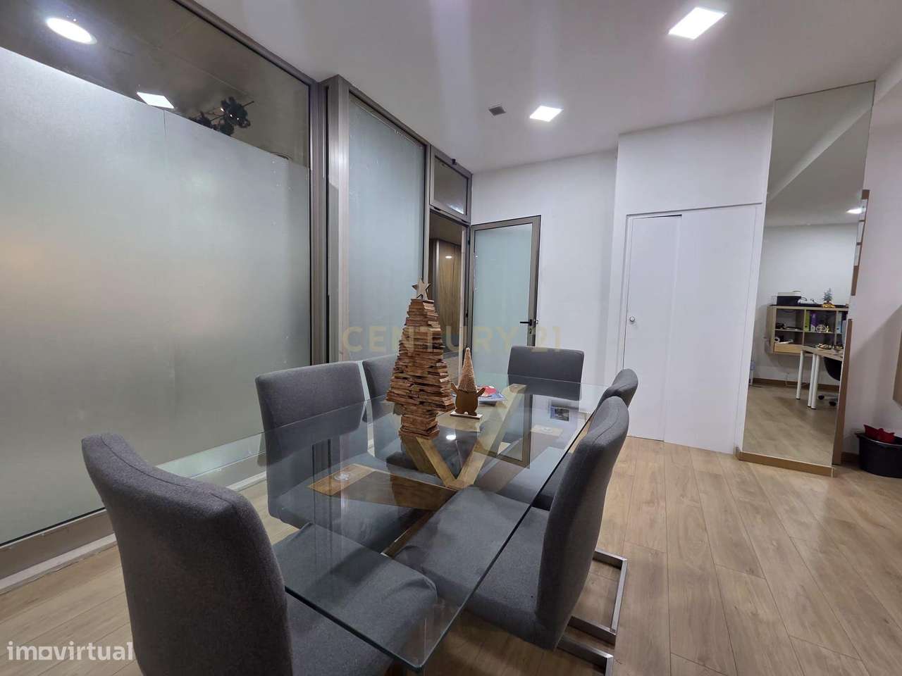 Loja na Av. Carvalha - Edificio Carvalha em Fânzeres - Grande imagem: 4/10