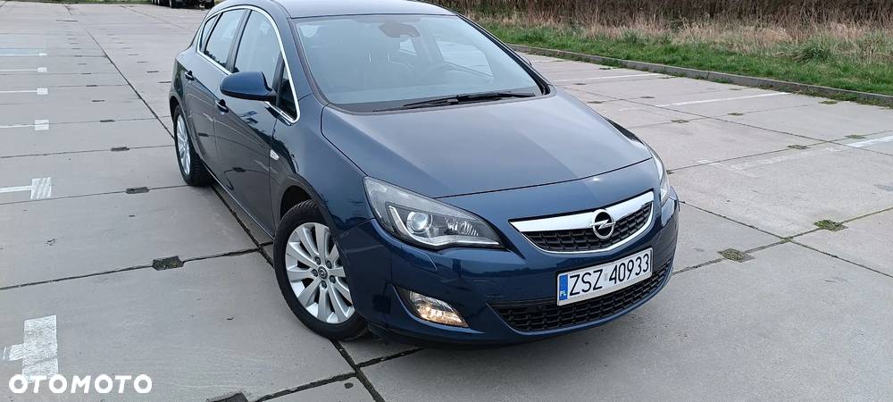 Opel Astra 1.6 Turbo Cosmo - 14