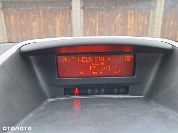 Peugeot 207 1.4 16V Trendy - 16