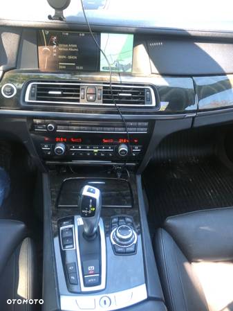 BMW Seria 7 740Li - 10