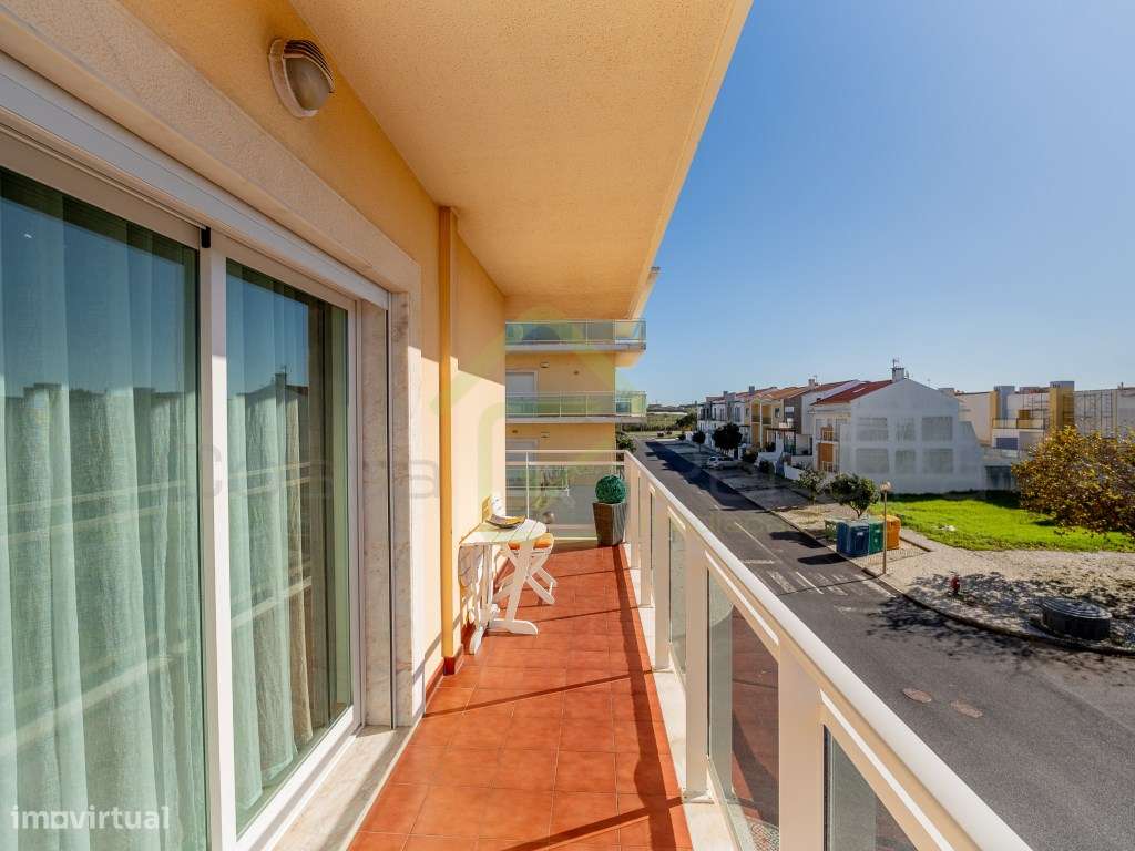 Apartamento T2 no Centro com boas áreas e excelente localização-17