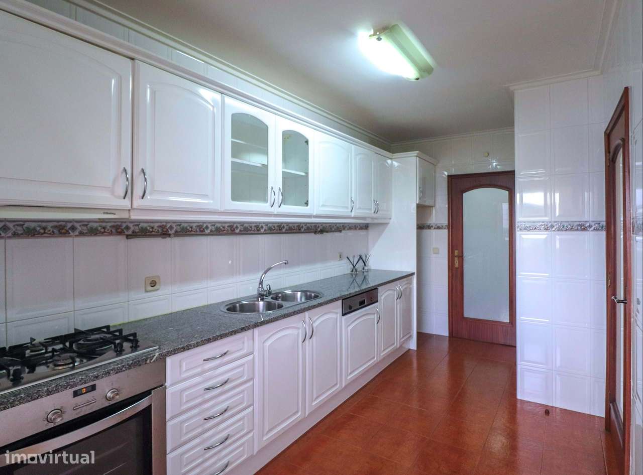 Apartamento T3 com suíte, em Sanguedo-6