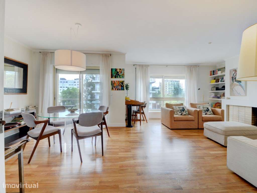 Apartamento T3 com varanda no Pinheiro Manso, Porto - Grande imagem: 4/24