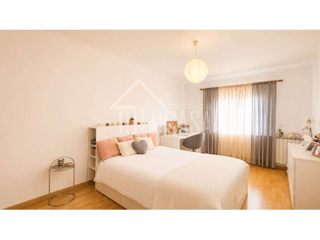 Apartamento T3 em Alcainça com parqueamento para 3 viaturas-13