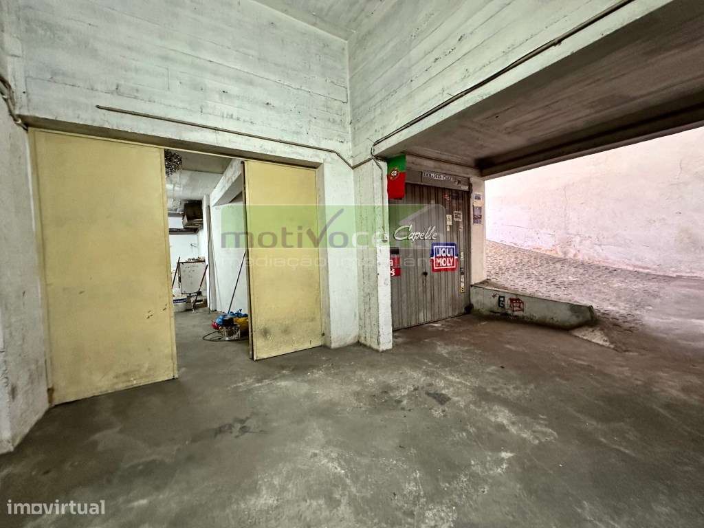 Armazém/Box no Centro de Mem Martins - Localização Imbatível-6